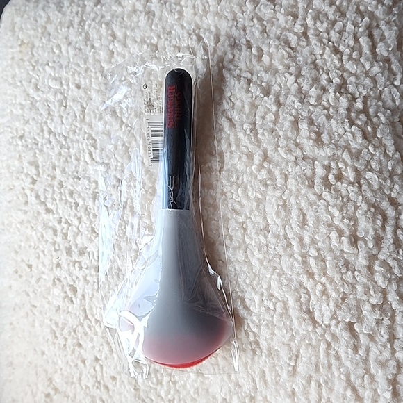 💥Limited Edition💥 MAC x Stranger Things 140SES BRUSH - Picture 2 of 6